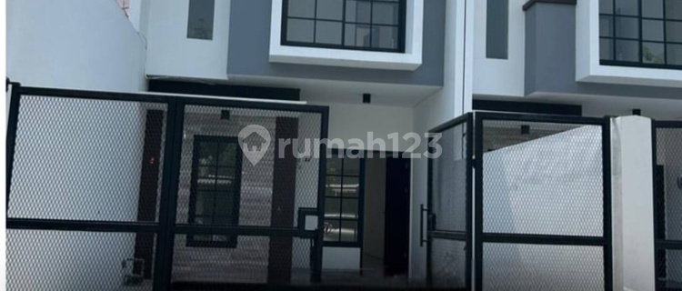 Rumah Baru Gress di Rungkut Asri Row Jalan 3 Mobil .. Murah ‼️ 1