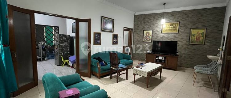 Spacious Land House Hook Ready to Occupy in Jatibening 1