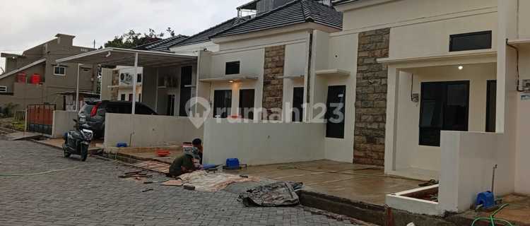 Dream Home Ready to Live In Cheap in Banyumanik 1