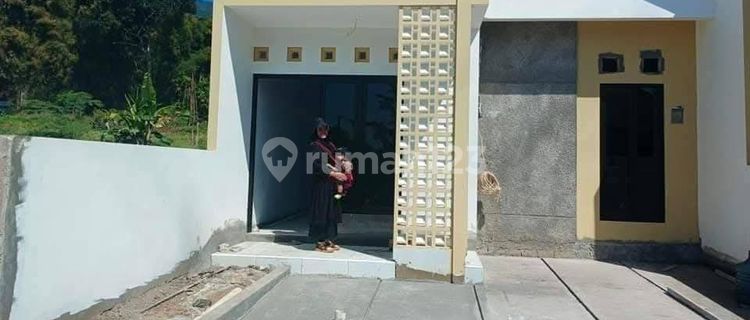 Affordable Ready-to-Occupy Exclusive Residence with SHM in Nyatnyono, Ungaran 1