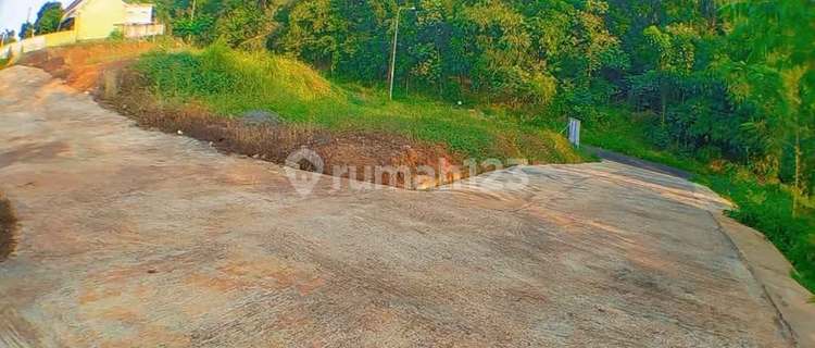 Affordable Plot Ready to Build Adjacent to the Road in Puntan Raya 1