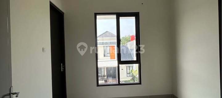 Rumah Mewah 2 Lantai Siap Huni Murah di Emerald Garden Tembalang 1