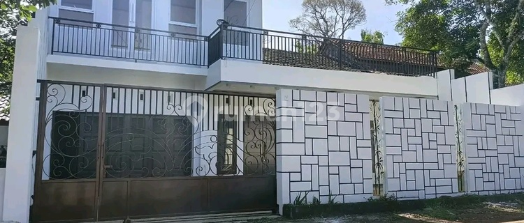 Affordable 2-Story Luxury House Ready to Occupy in Nongkosawit, Gunungpati 1