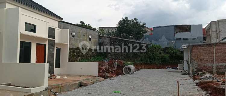 Affordable Ready-to-Occupy Exclusive Residence in Pudakpayung, Banyumanik 1