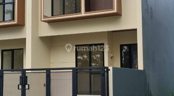 Rumah Metland 2 Lantai Bangunan Brand New 1