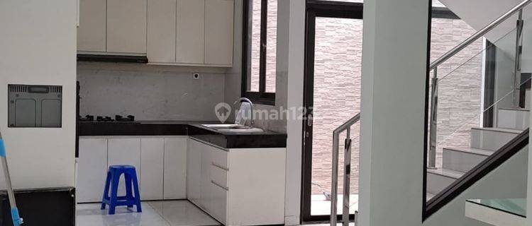 Rumah Nyaman Siap Huni Sayap Sudirman Bangunan Modern Semi Minimalis 1