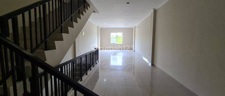 Ruko Gandeng Green Lake Dijual Jarang Ada 9x15, Jalanan Lebar 1