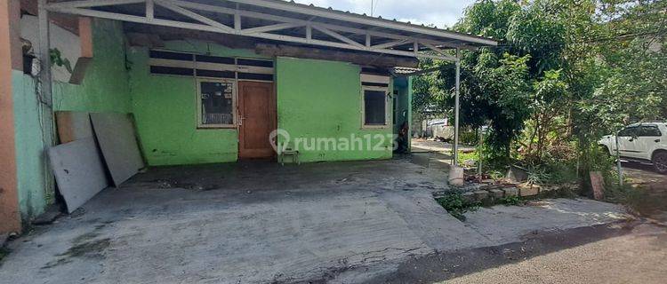 Rumah Tua posisi huk Griya Loka Bsd Tangerang Selatan GY281 1