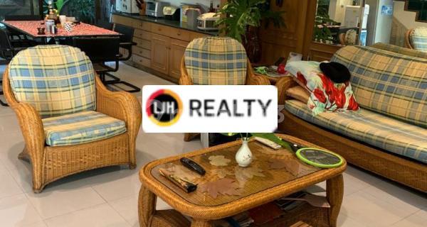 House on Janur Elok Street, Kelapa Gading Area, North Jakarta 1