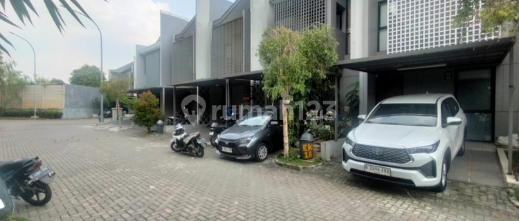 Sewa Rumah 2 Lantai di Grand Wisata Cluster O2 - Strategis, Aman & Siap Huni 1
