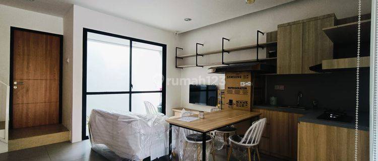 Rumah Cantik Minimalis 2 lantai Fully Furnished siap huni di O8, Grand Wisata, Bekasi 1