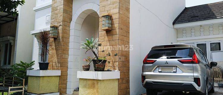 Dijual Rumah Asri dalam cluster depan taman, Sunrise Paradise, Grand Wisata 1