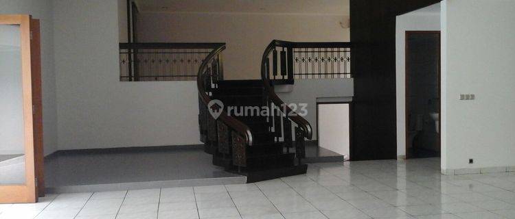 Dijual Rumah Siap Huni Di Kawasan Elite Kemang 1