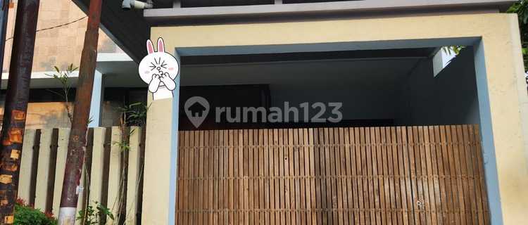 Nice 2-story house in a strategic location in Sunter. 1