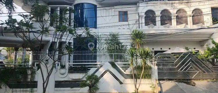 Jual Rumah Ada Kolam Renang di Sunter 1