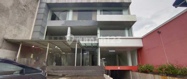 Disewakan Gedung 3Lantai di Hayam Wuruk Jakpus 1