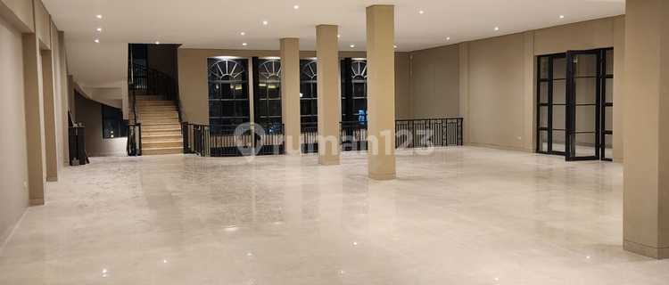 Disewakan Gedung Brand New Prime Location 1