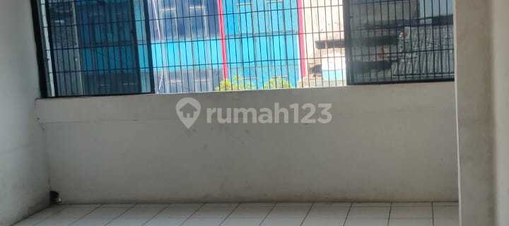 Looking for a Shop House for Rent in Tanjung Duren? This Shop House Makes Your Business Even Cooler! 1