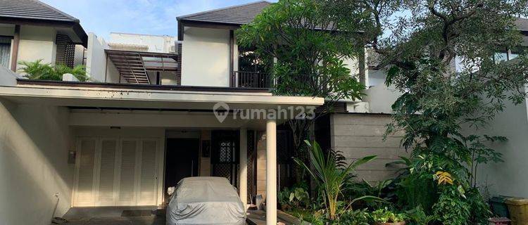  Rumah Semi Furnished Bagus Mewah Ada Pool  di Serenia Hills, Lebak Bulus 1