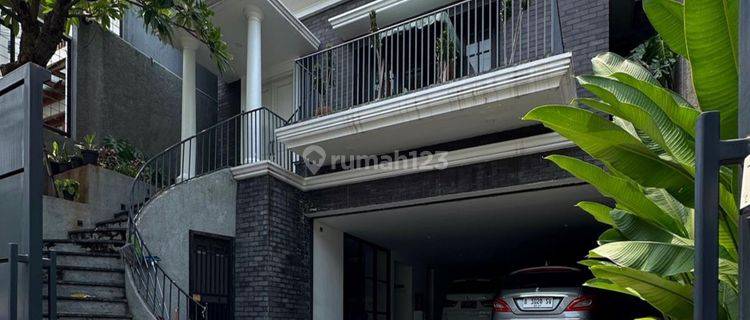 Rumah Luxury American Classic 3 Lantai Di Kebayoran Baru 1