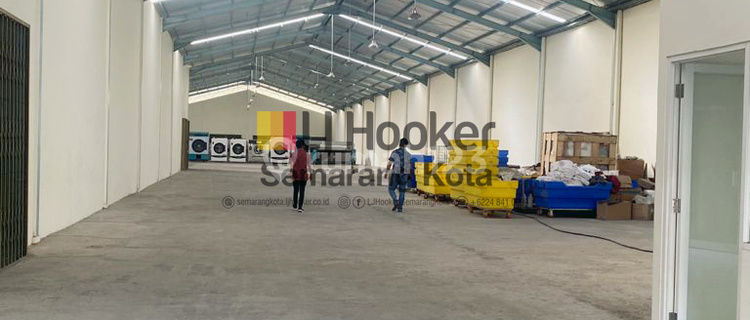 Gudang Siap Pakai di Yos Sudarso 1