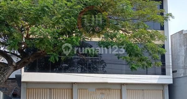 Nice shophouse on Jalan Tentara Pelajar. 1