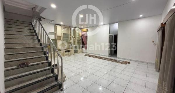 A ready-to-live house in the Seteran area 1