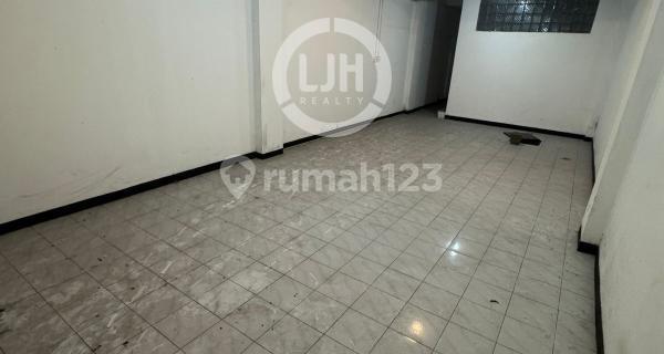 Ready-to-use shop house in the Gayamsari area 1