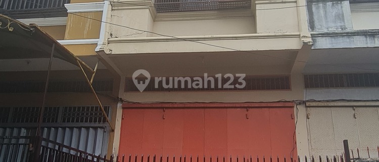 Ruko Sewa 3 lantai di Jl Sungai Nuri. Sekitar 50 m dari G Nona 1