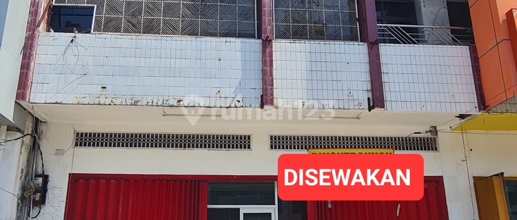 3-Story Rental Ruko with Spacious Parking on Latimojong Street, Makassar 1