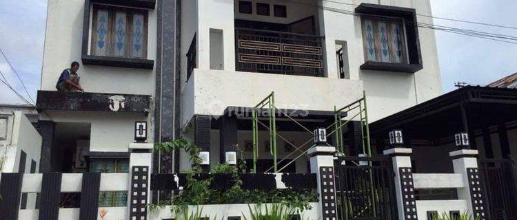 Jual Murah, Rumah Mewah 2 Lantai Di Jl Domba Makassar 1