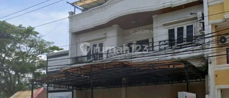 Ready-to-Use 3-Storey House on Jl Monginsidi, Makassar 1
