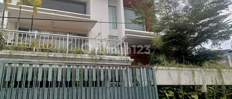 Rumah Mewah 3 Lantai Siap Huni Di Jl Merpati Makassar 1