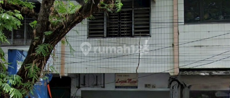 Old 2-Story Shop House on South Veteran Street Makassar 1