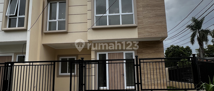 Dijual Rumah (Brand New) Gading Serpong Sektor Hook 1