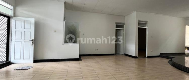Rumah Lama Terawat di Nusaloka Bsd Cocok Untuk Usaha 1