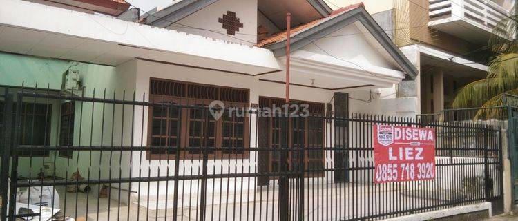 Rumah mangga besar jakarta barat rapi siap huni 1