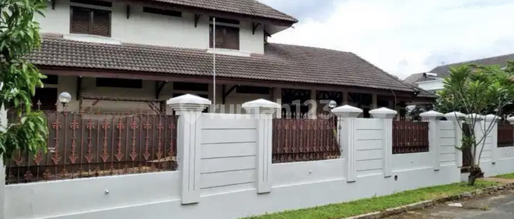 Rumah Klasik Di Cinere. Tenang Dekat Toll. 1