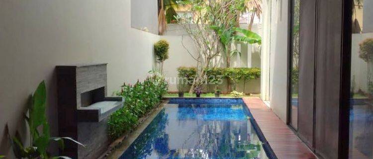 Rumah Mewah Bagus ada Pool di Jeruk Purut 1