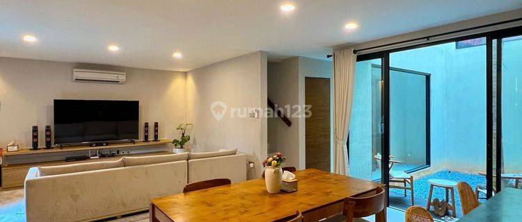 Rumah Semi Furnish Tropical Modern Open Space Di Bintaro  1