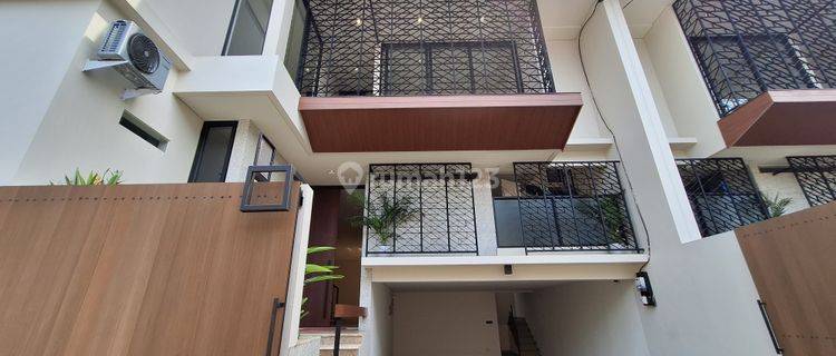 Rumah 2 Lantai Baru Semi Furnished Sertifikat Hak Milik di Kemang, Jakarta Selatan 1