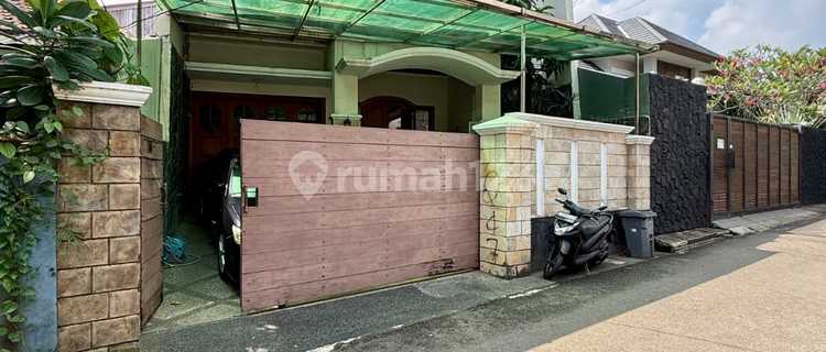 Nice House Ready to Occupy in Kemang 1