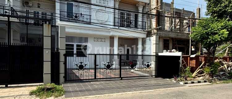 Brand New House with Private Pool in Cinere 1