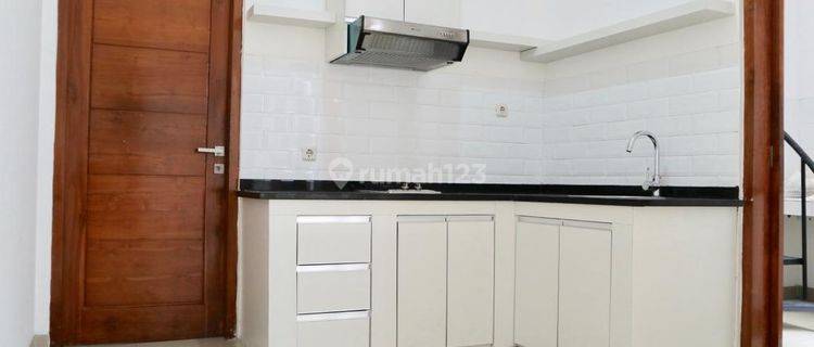 Rumah Siap Huni Di Mampang Jakarta Selatan 1