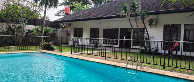 Rumah Sudah Renovasi Semi Furnished di Kemang, Jakarta Selatan 1