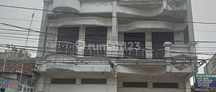 3-Story Shop House on Ahmad Yani Main Road, Jatibarang, Indramayu 1