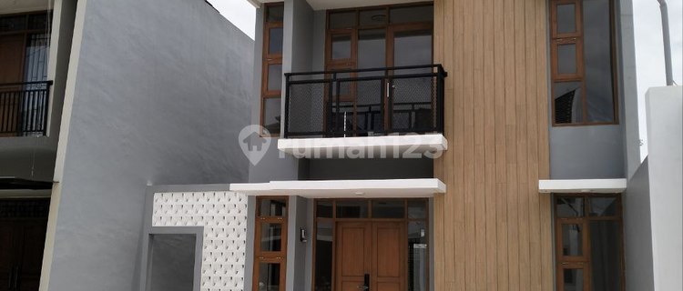 Rumah 2 Lantai di Margahayu Raya Bandung, Dekat Tol Buah Batu 1