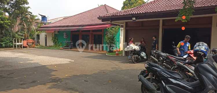 Rmh Lama Lokasi Tenang Cocok Utk Hunian Or Town House 1
