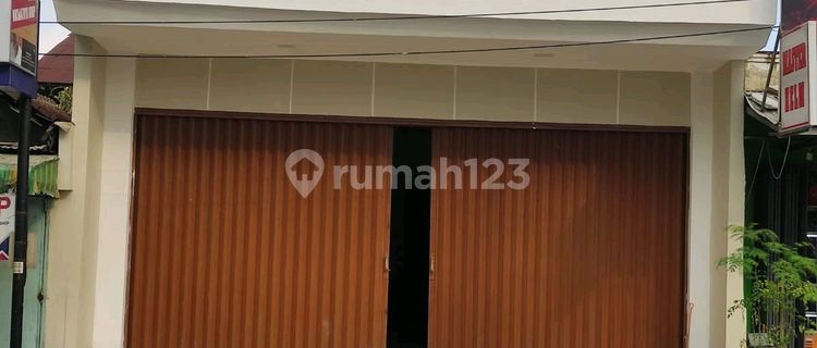 Strategic Shop House for Sale, Ready to Use 1