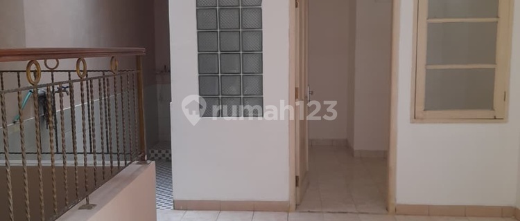 Good Affordable Ready-to-Live 2-Story House in Kota Wisata, Land Area 136, Building Area 96, Negotiable. 1